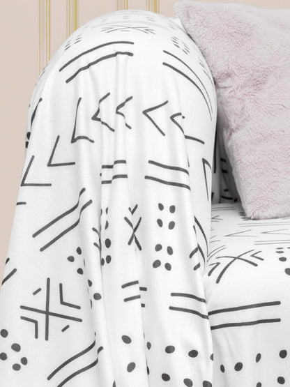 SoftMicro Etnik Desenli Boho 130x180 cm  Koltuk Örtüsü Şalı, Kanepe Örtüsü, Tv Battaniyesi Siyah Beyaz