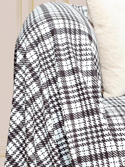 SoftMicro Kazayağı Desenli 180x220 cm Koltuk Örtüsü Şalı, Kanepe Örtüsü, Tv Battaniyesi Siyah Beyaz