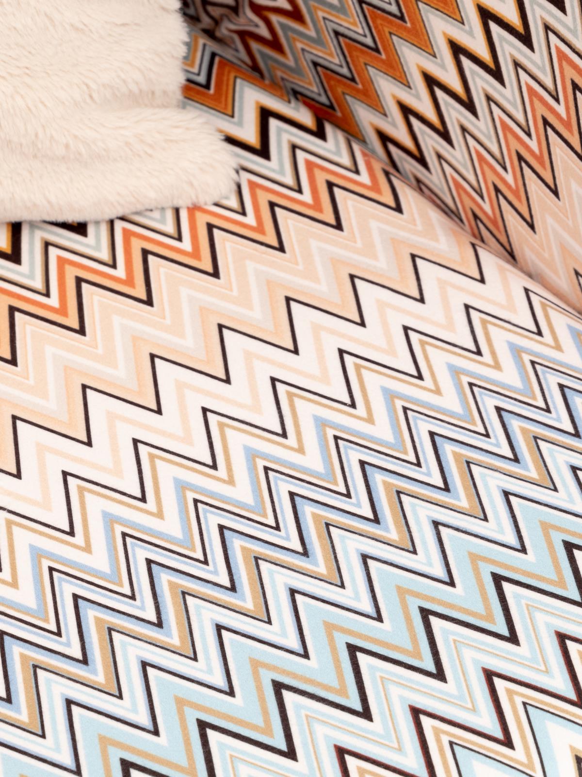 SoftMicro Missoni Zikzak Desenli 130x180 cm Koltuk Örtüsü Şal, Kanepe Örtüsü, Tv Battaniyesi Çok Renkli